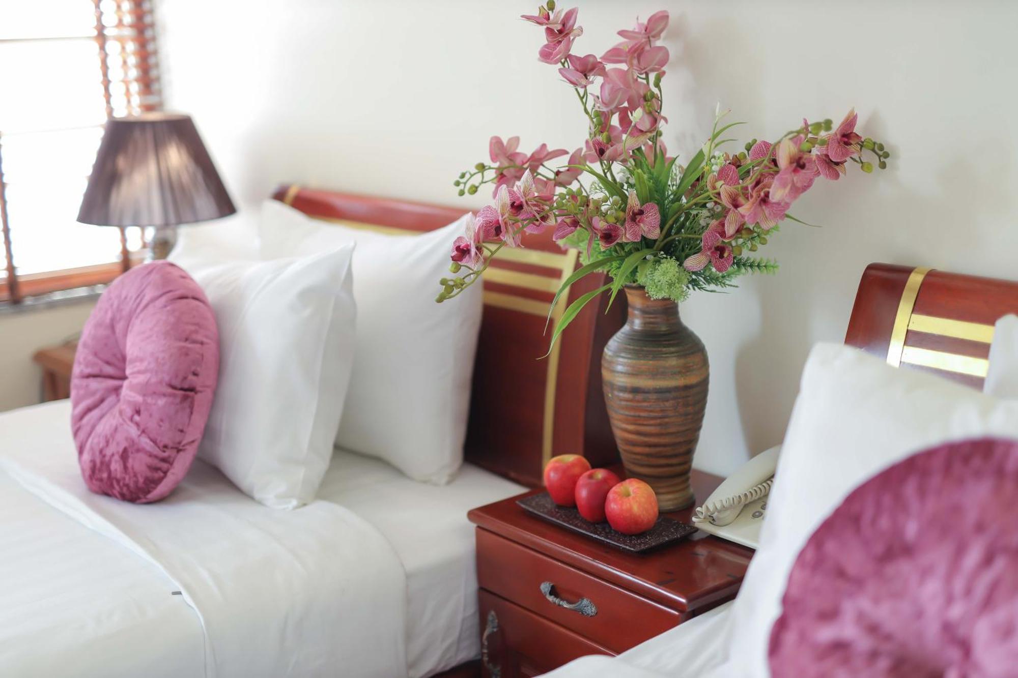 Viet Village Airport Hotel & Restaurants Hanoi Dış mekan fotoğraf