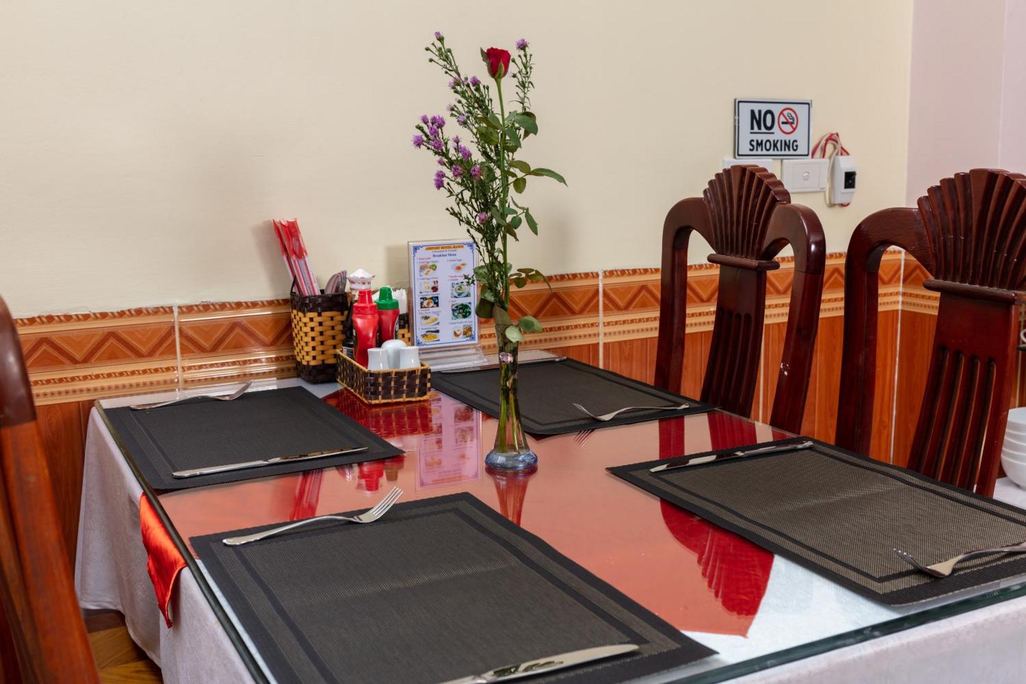 Viet Village Airport Hotel & Restaurants Hanoi Dış mekan fotoğraf